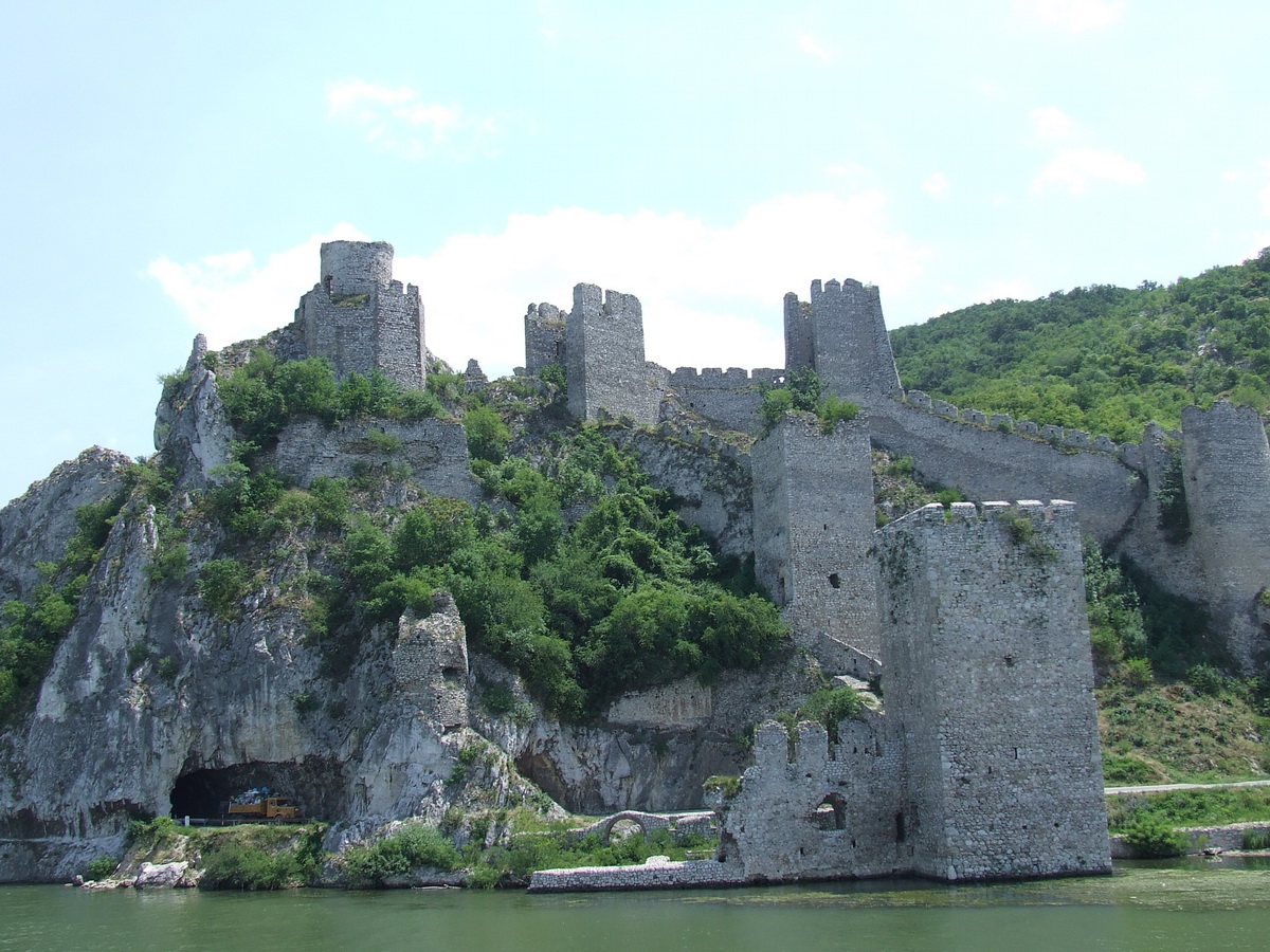 Danube_River Golubac serbia_02