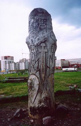 sculptura-perun-rusia