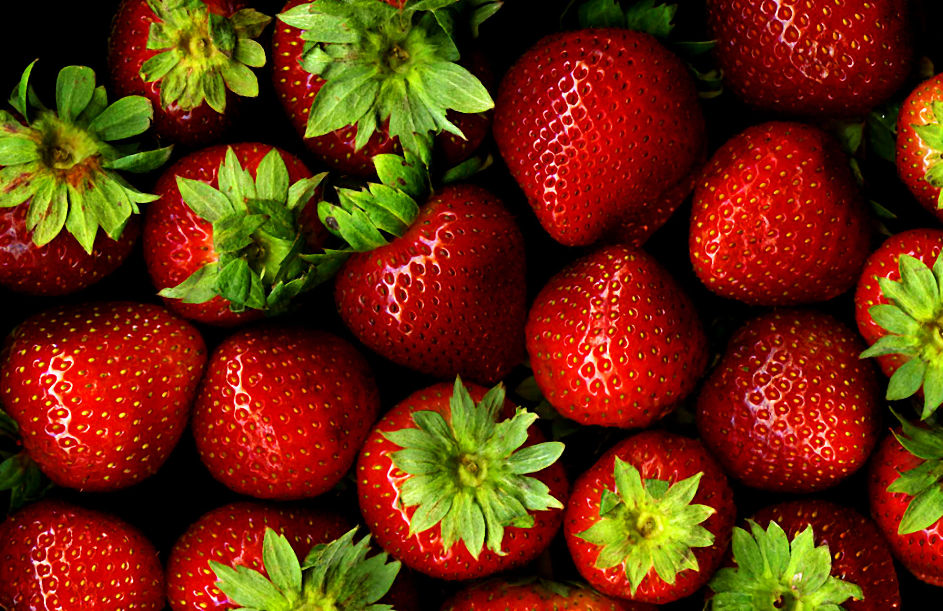 Strawberries_with_hulls