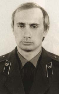 Vladimir_Putin_in_KGB_uniform