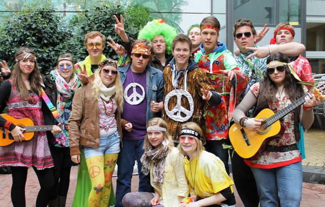 mottotag-2012-hippie-web
