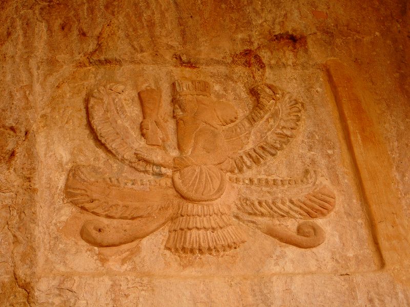 800px-Zoroastrianism_Tomb_Sulaymaniyah_province_21